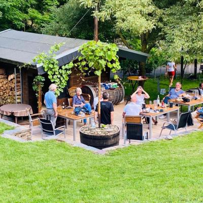 Gruppe auf dem Berggolfplatz in Winningen